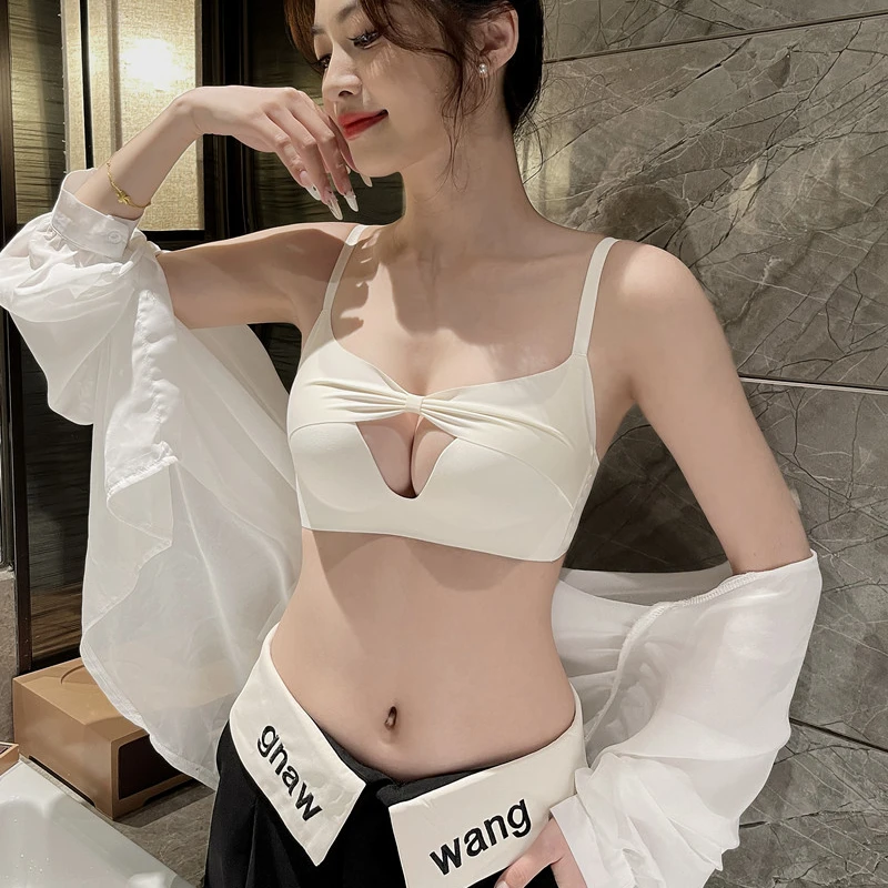 【小胸必备】内衣少女聚拢平胸显大收副乳防下垂无痕舒适无钢圈文胸