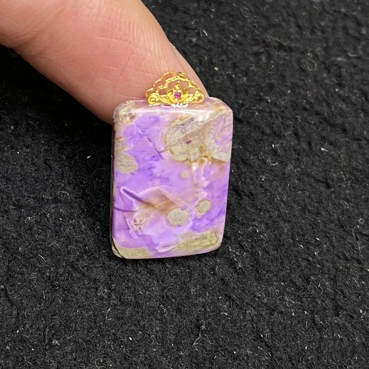 匡氏 18K舒俱来金粉世家无事牌吊坠  Z-HL-A7810（多样性发一）