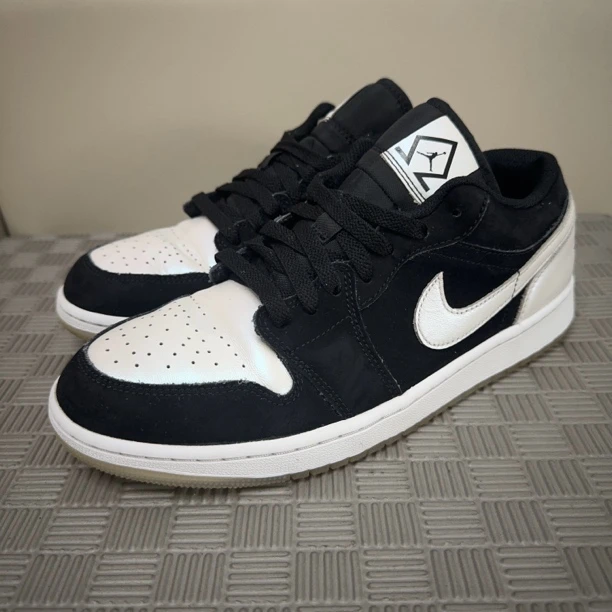 Aj1熊猫黑白42.5码成色不错（公价1409）