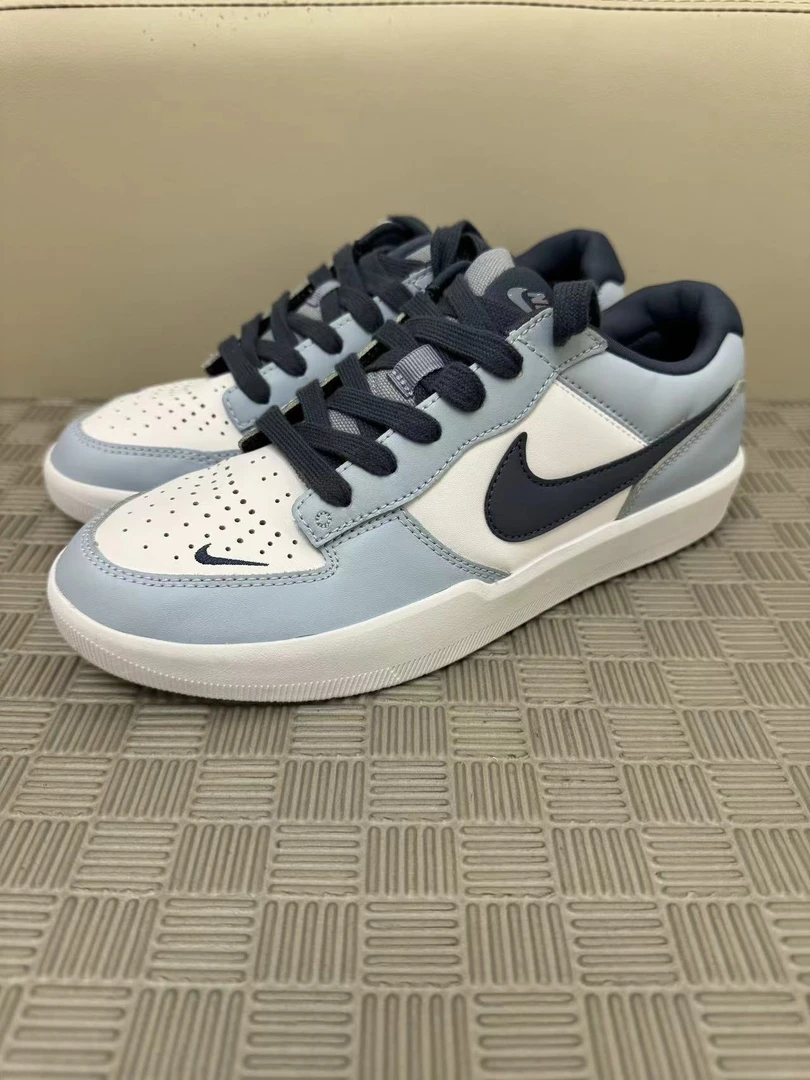 nike板鞋蓝色42码
