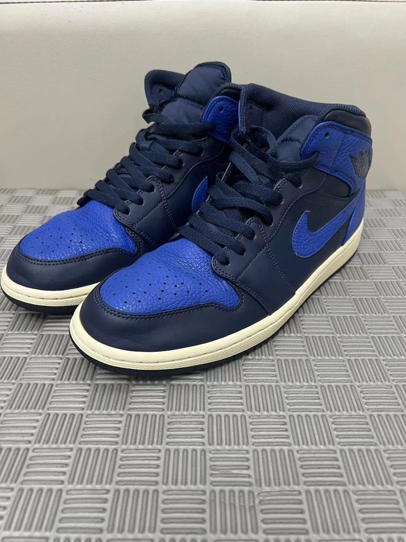 aj1mid海军蓝44.5码
