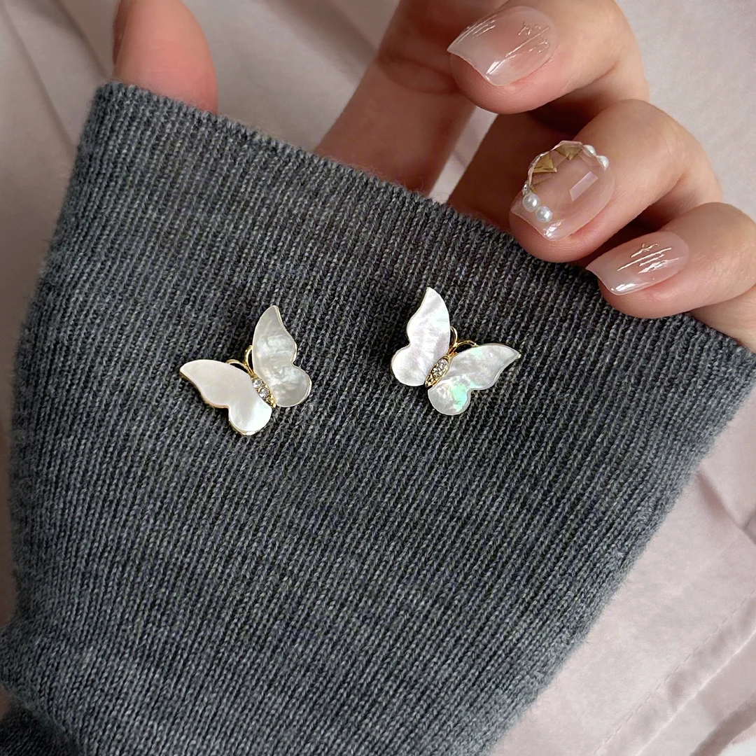 铜合金耳饰 温柔白蝴蝶耳环仙气轻奢高级感耳钉小巧精致通勤森系