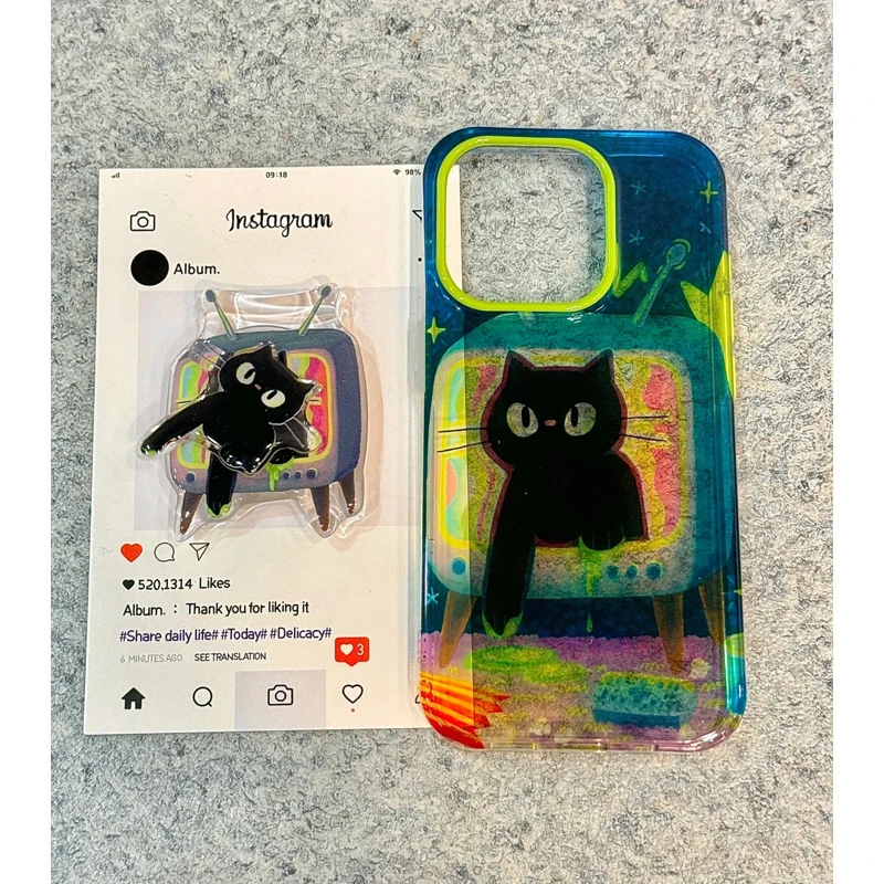 电视机转动可爱黑猫支架适用苹果16/15手机壳华为vivo小米14oppo