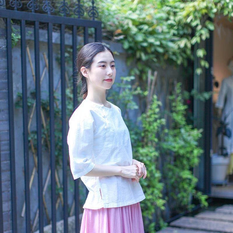 照本堂2023春加单款斜襟三粒扣圆领衫W1009