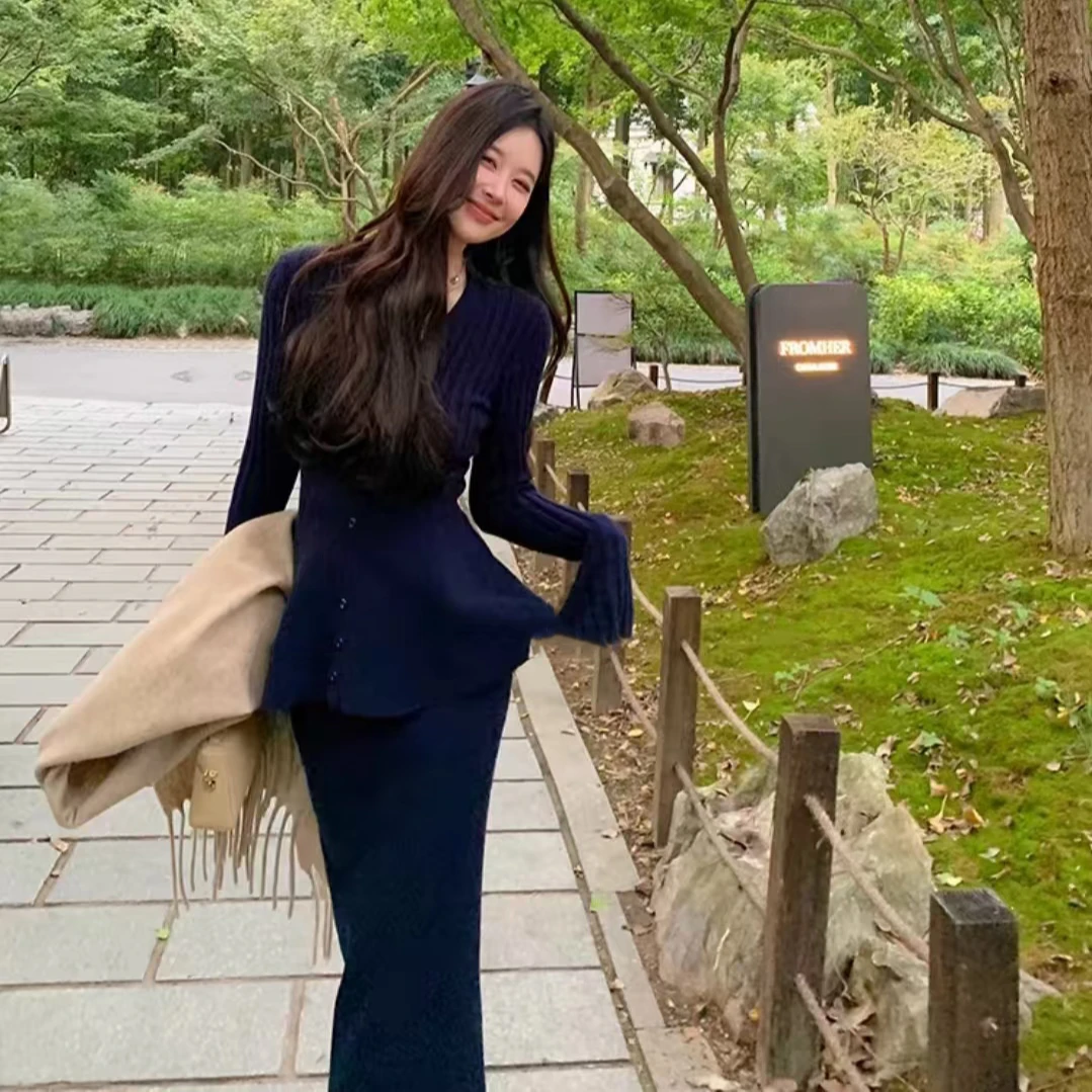 【画廊看展】 法式收腰裙摆上衣秋冬针织半身裙毛衣套装