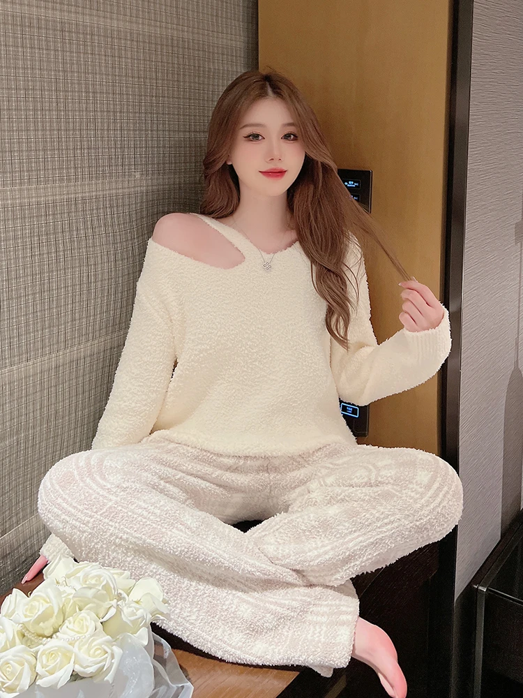 半边绒睡衣女士秋冬季一字肩软绵绵新款家居服加厚珊瑚绒可外穿冬