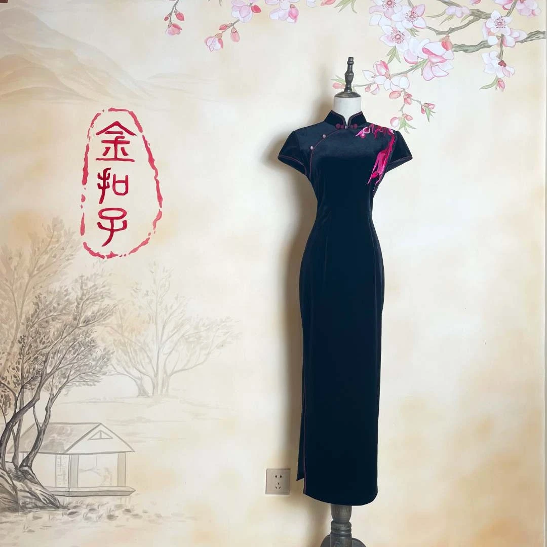 【ZSJKZ/周氏金扣子】弹力不倒绒 凤尾 刺绣长旗袍