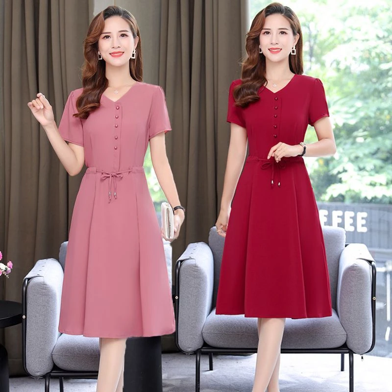 连衣裙女2024新款夏季宽松收腰遮肚子高档裙子40-55岁妈妈装a字裙