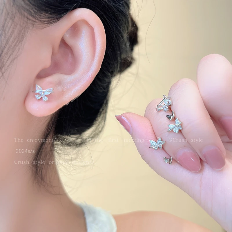 铜合金合成锆石耳饰 小巧百搭蝴蝶耳钉女小众精致高级感简约耳饰