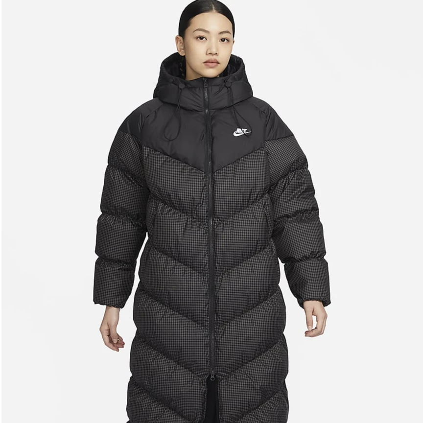 NIKE/耐克女子宽松拒水防寒冬季连帽黑色羽绒外套  FD8213-010