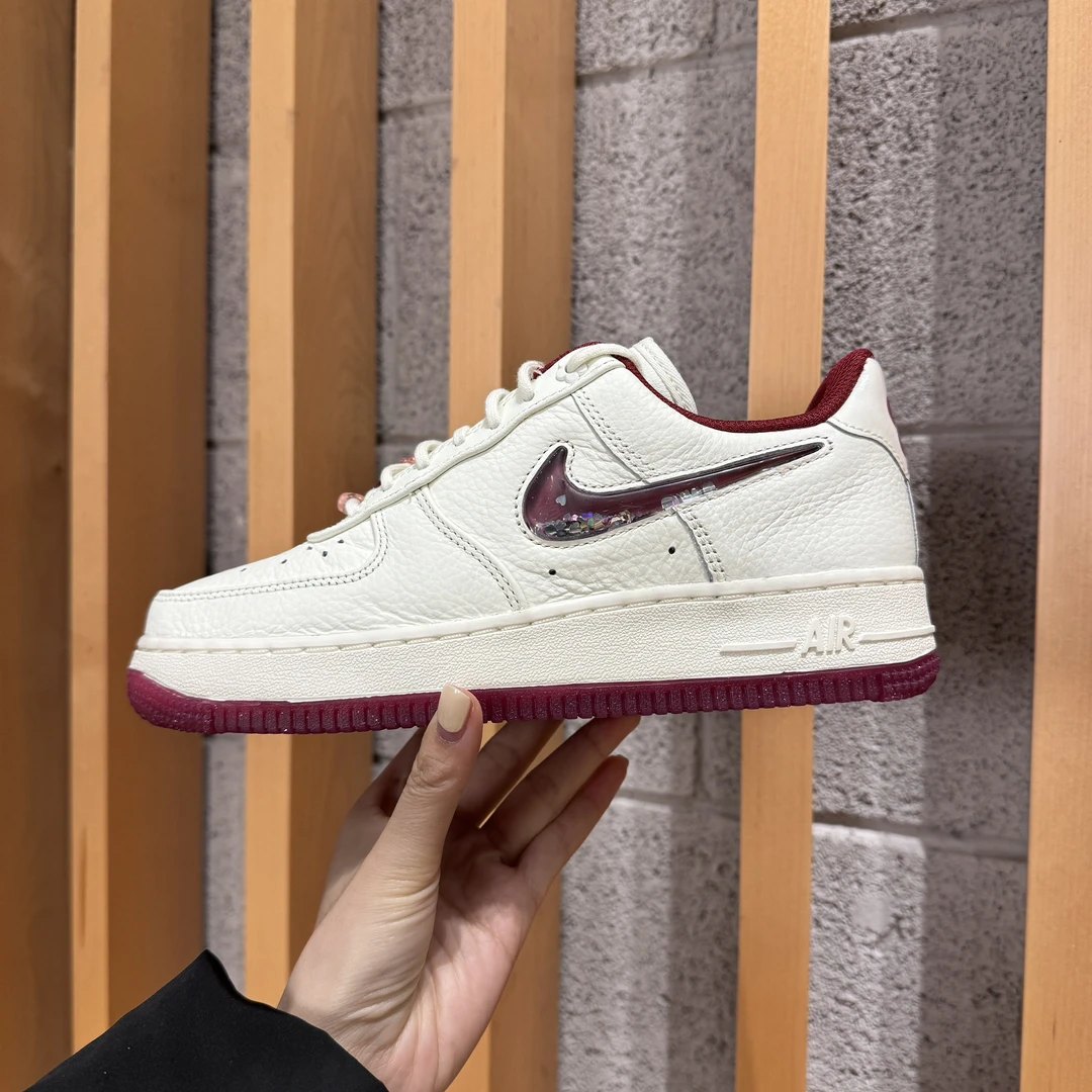 NIKE/耐克【江汉路100】女款“情人节限定“AF1低帮板鞋 FZ5068-161