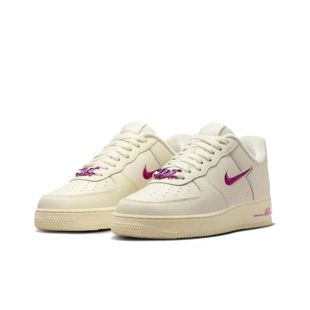 NIKE/耐克白色AF1小倒钩低奶白板鞋 FB8251-101空军一号