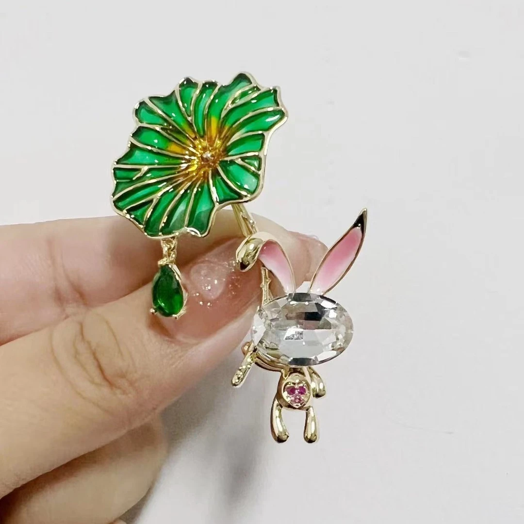 海棠鱼 铜合金合成锆石胸针 FL619外出郊游的欢乐兔胸针