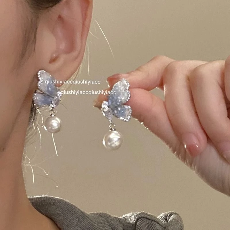 蝴蝶耳环2025年火爆款气质圆脸显瘦高级感超仙小众轻奢森系耳钉潮