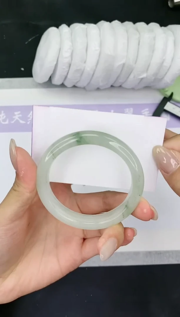 【闪购商品】石英质玉手镯未镶嵌多样性发一T152-53+