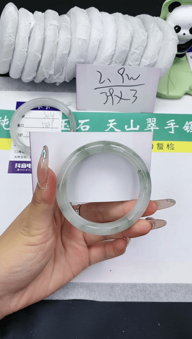 【闪购商品】石英质玉手镯未镶嵌多样性发一T305-54+