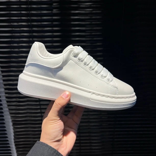 男女同款春季潮流时尚增高小白鞋透气百搭厚底休闲板鞋