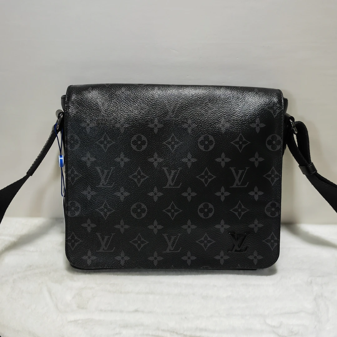 95新 LouisVuitton/路易威登 /0909/男经典黑老花翻盖邮差/小号/