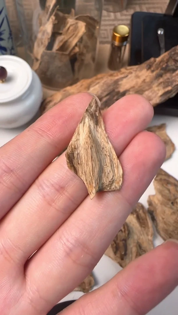 【闪购商品】沉香木手把件海南虎斑棋沉香块料0.62g