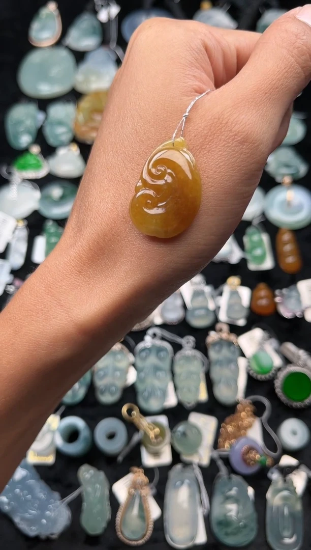 【闪购商品】翡翠吊坠(不含链)未镶嵌天然缅甸A货翡翠