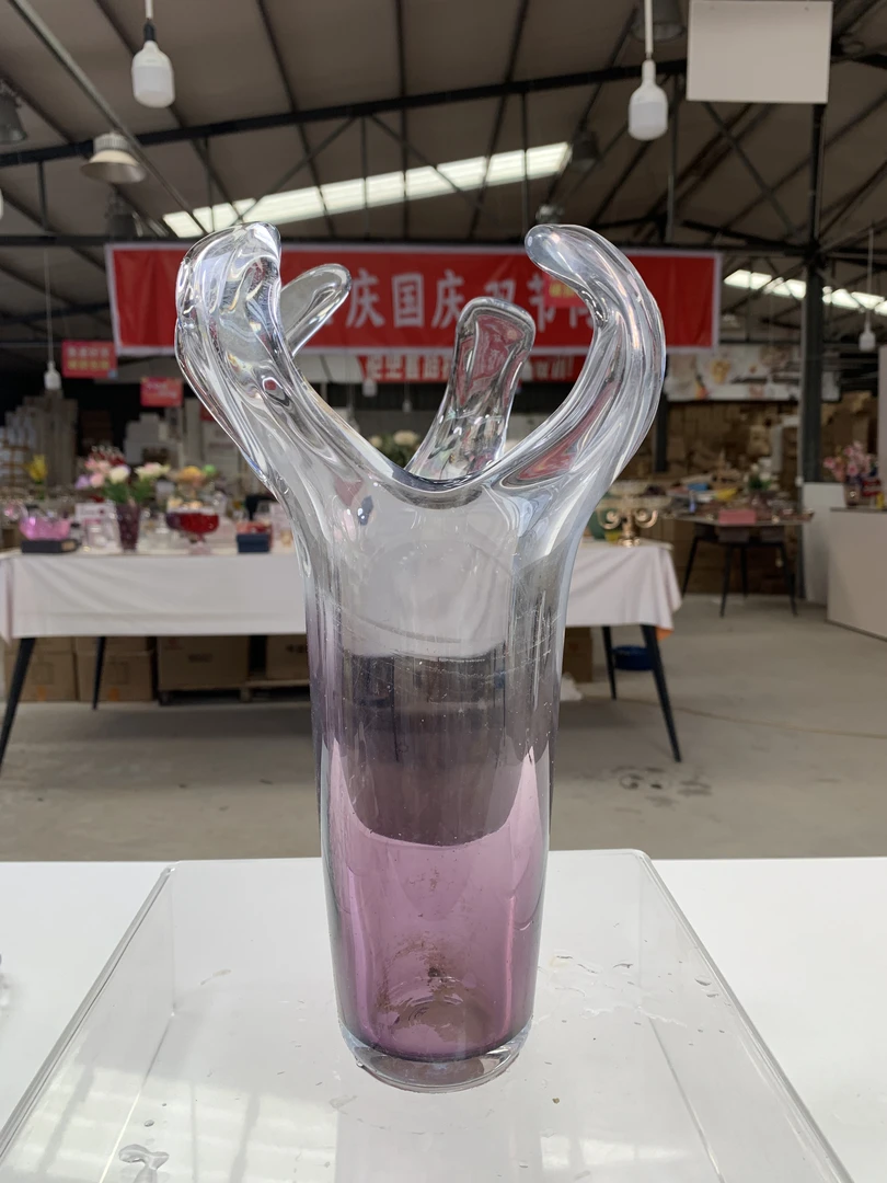 【微瑕】水晶玻璃五爪花瓶一个