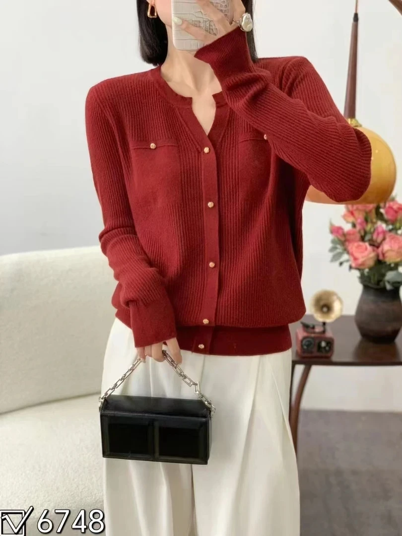 6748女士秋款针织衫