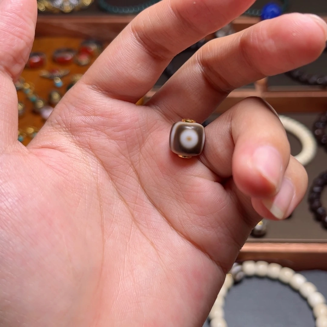 【闪购商品】玛瑙/玉髓配饰18K金镶嵌D****练