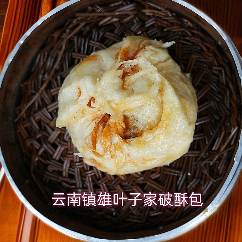 逵叔叔镇雄破酥包猪肉芽菜陷