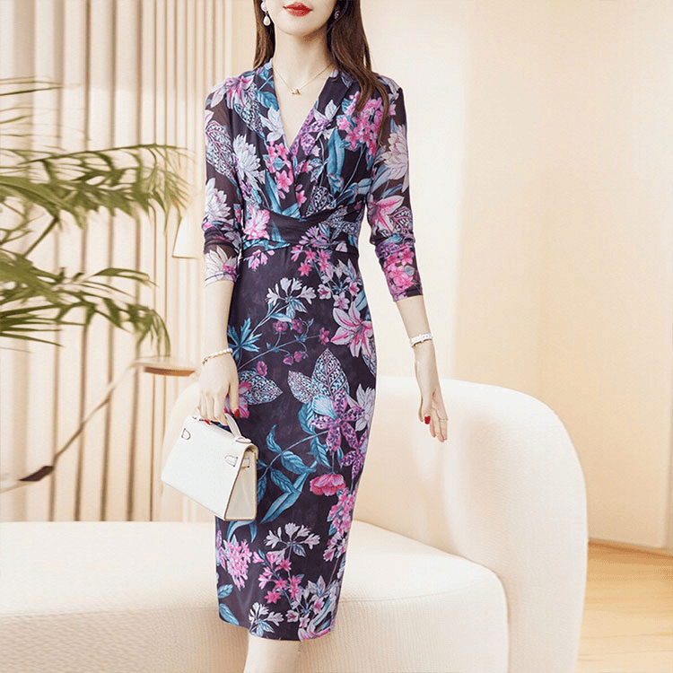 今年流行漂亮连衣裙2024新款夏法式气质复古碎花显瘦裹身裙显身材