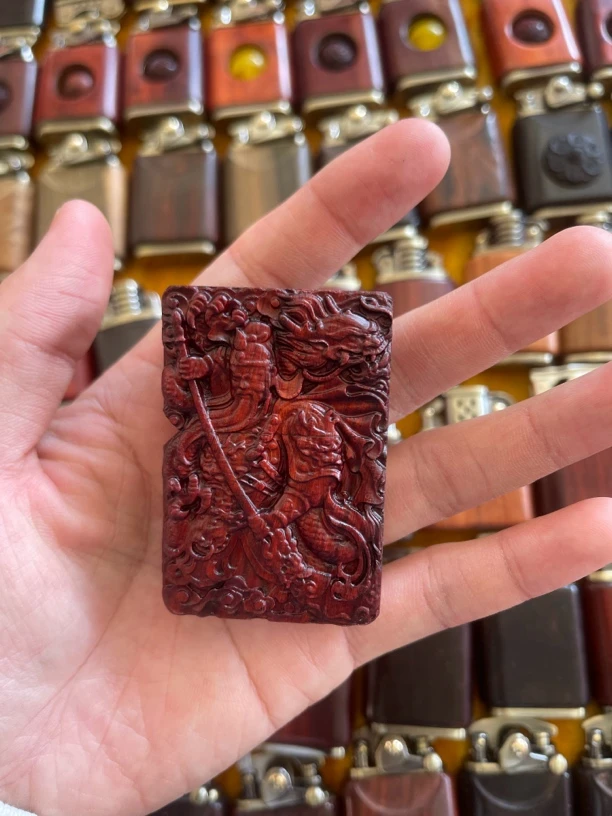厂家精工木雕打火机 紫檀紫光檀各种图案创意红木烟具打火机加工