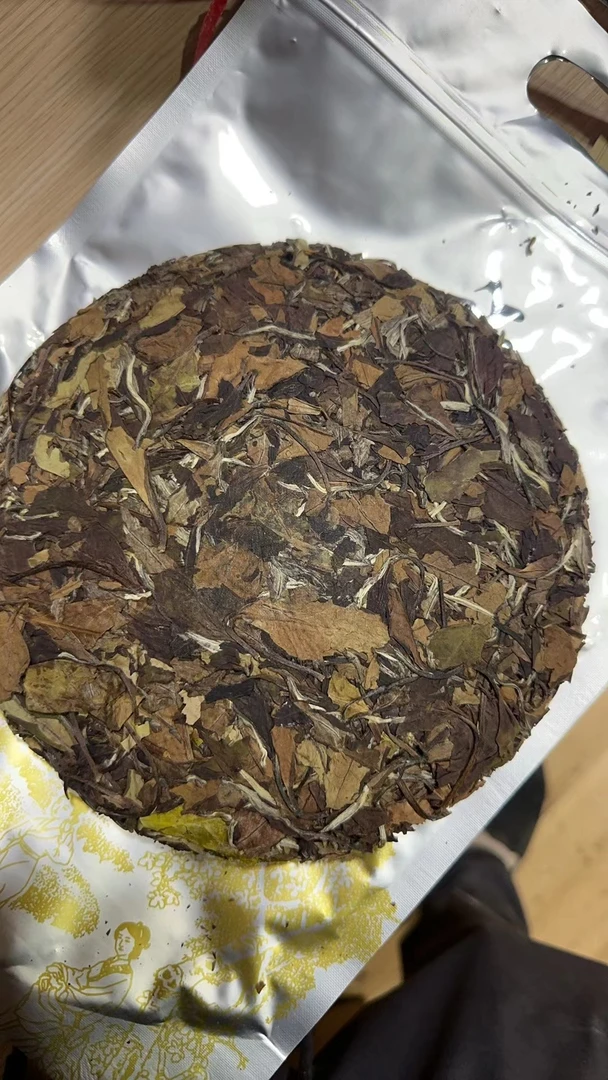 2019年日晒寿老白茶饼350克  （349号）
