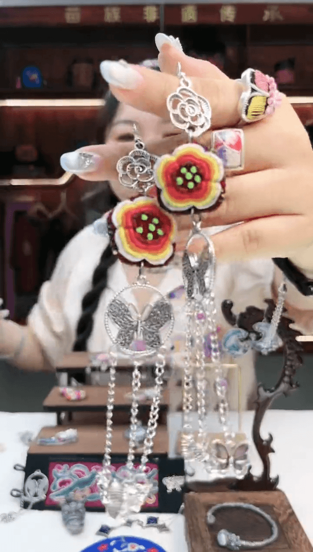 【闪购商品】织绣1966编号闪购刺绣耳环