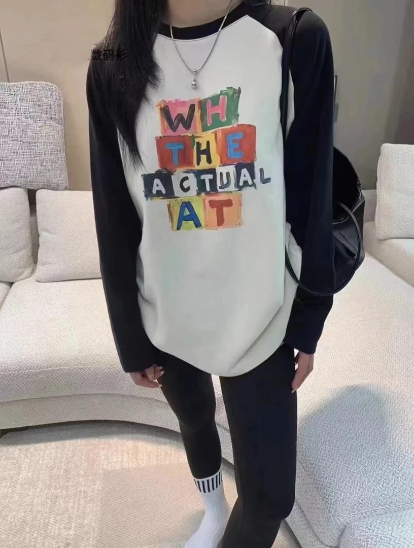 圆领撞色拼接字母长袖T恤女秋冬加绒加厚新款宽松中长款打底衫-1