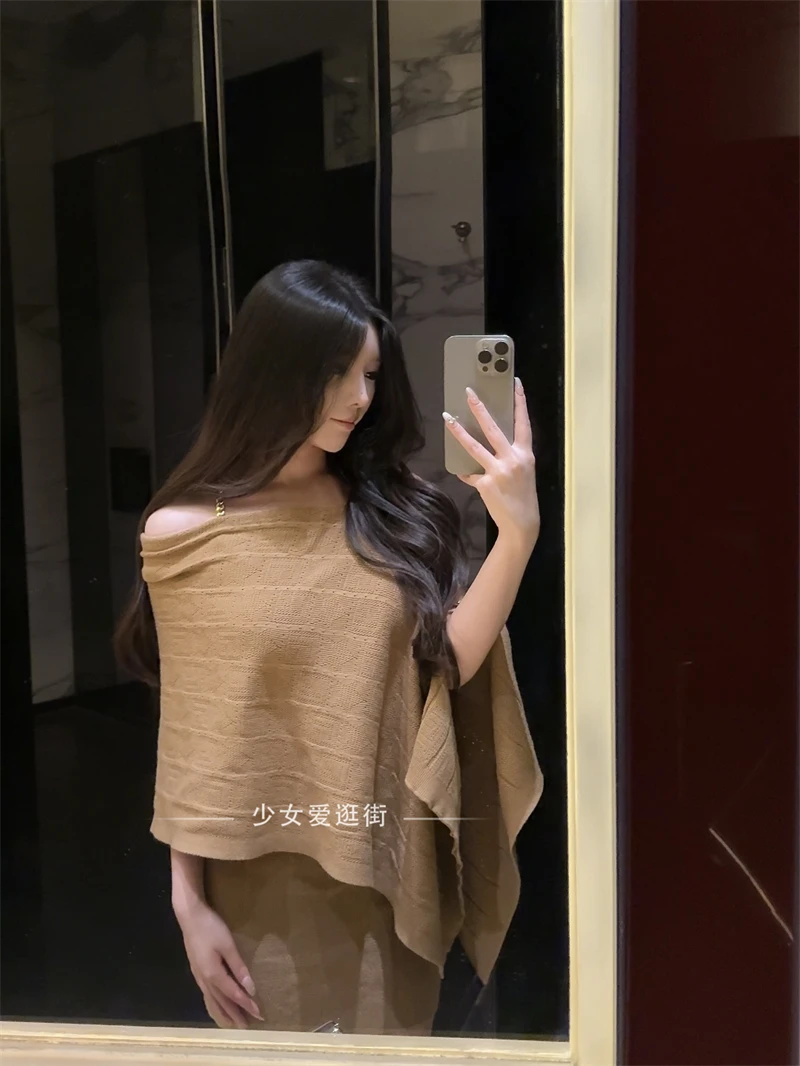 富家千金套装女秋气质链条吊带针织连衣裙金扣斗篷毛衣披肩两件套