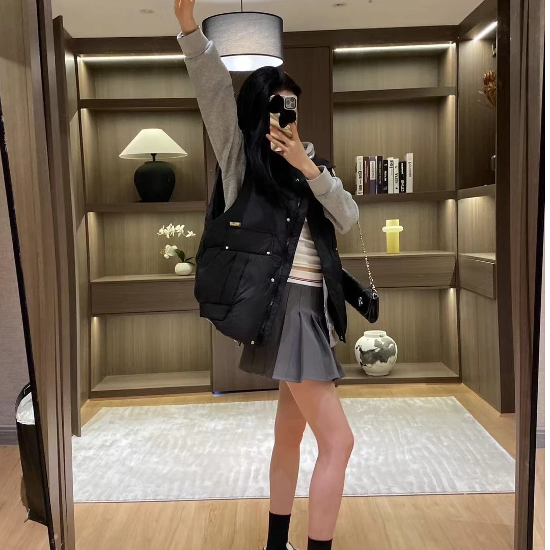 《SI JI 冬日恋歌》白鸭绒羽绒马甲8802显瘦时尚休闲百搭设计师