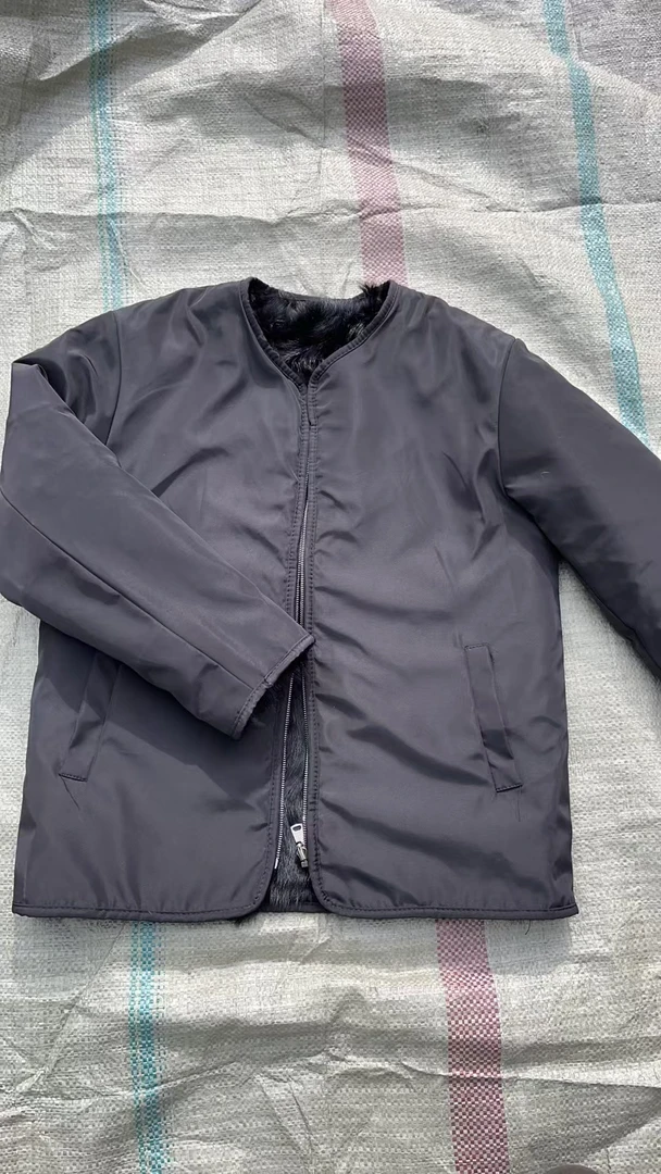 男款圆领羊皮羊毛拼接一体外套，保暖效果好，简约时尚可内搭可外穿