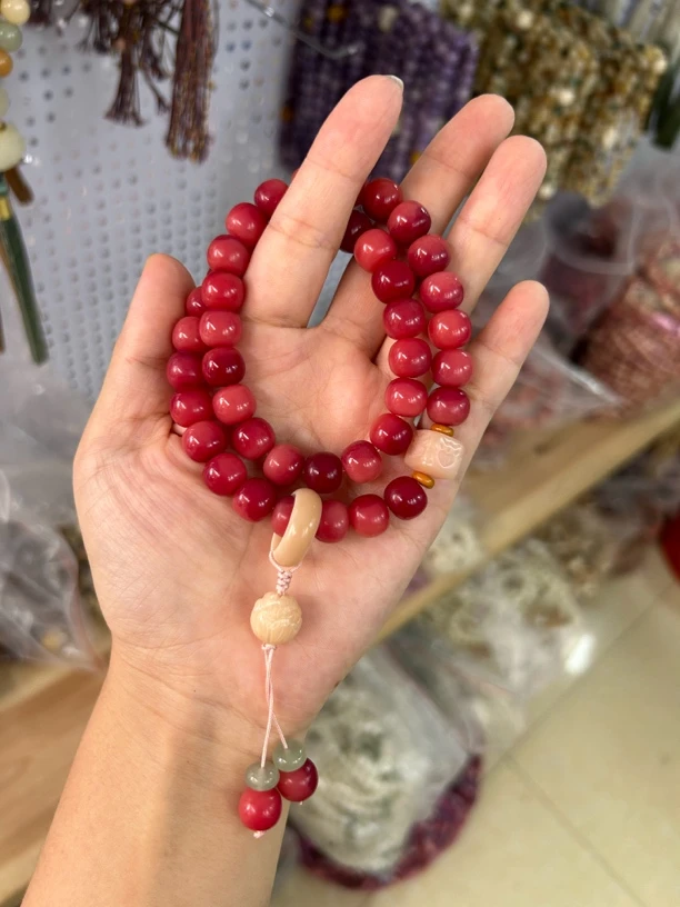菩提算盘珠手持车厘子色