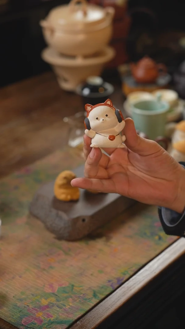 【闪购商品】白泥一人饮耳机猫咪茶宠