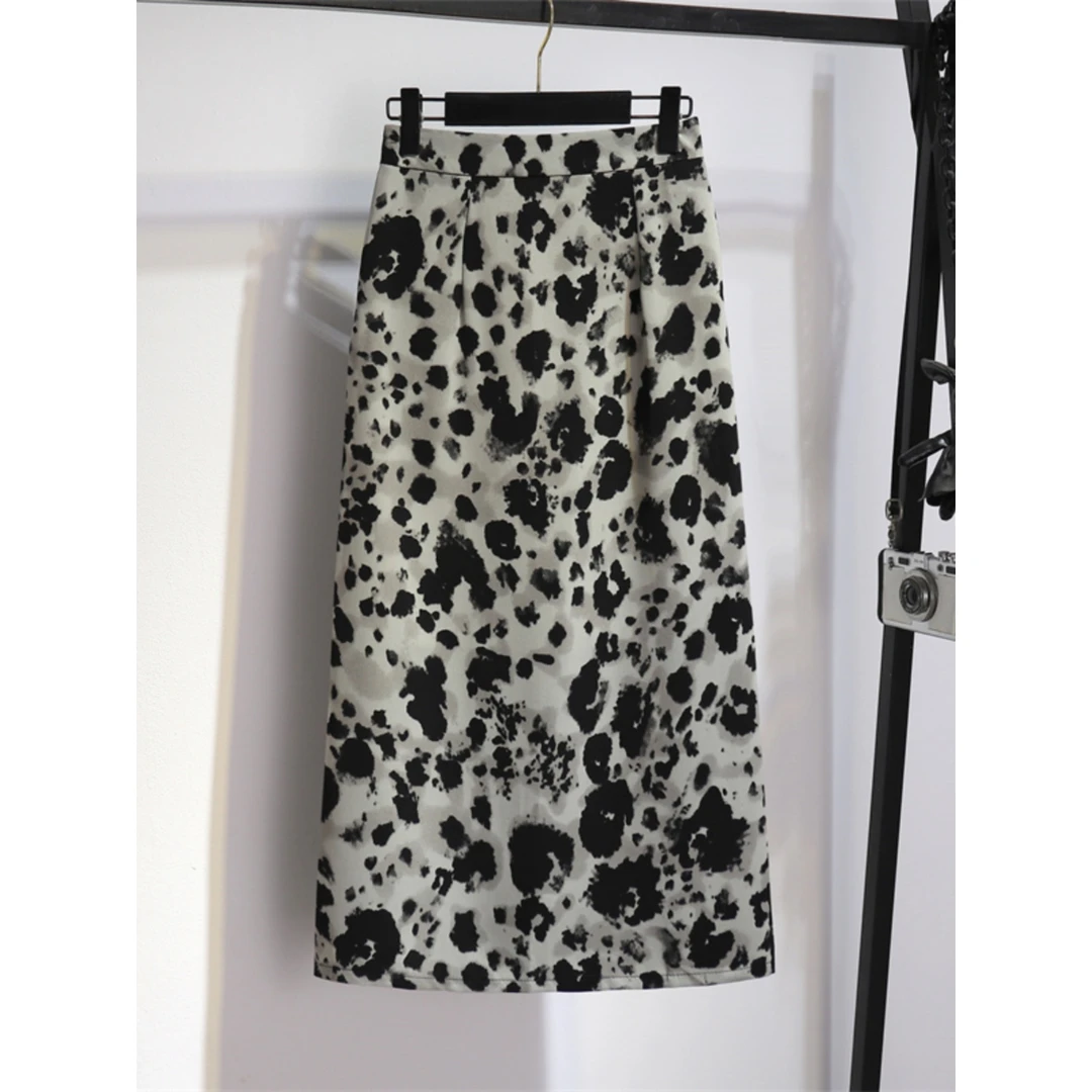 薄款豹纹雪纺半身裙女夏季2025显瘦高腰中长款a字开叉包臀一步裙