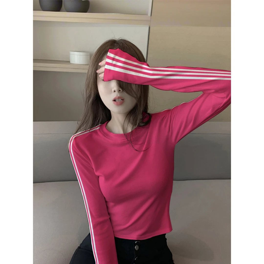 多巴胺穿搭火龙果红圆领运动潮牌T恤女秋甜辣妹修身长袖短款上衣