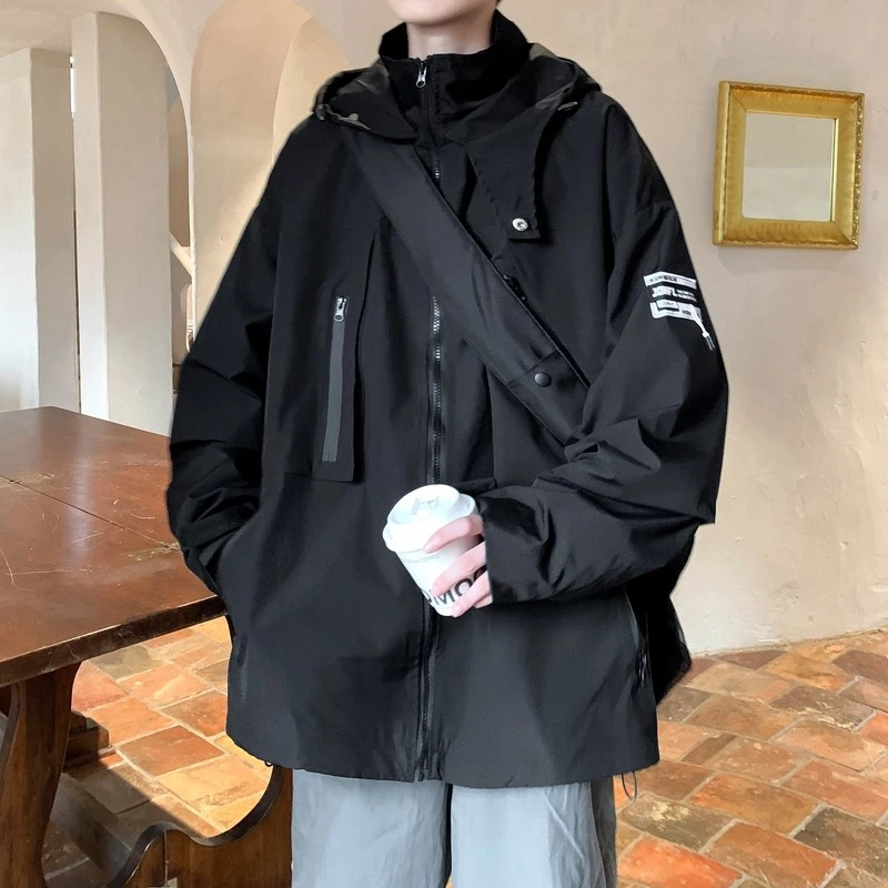 新款港风大码夹克男青年学生冲锋衣外套防水时尚潮流百搭夹克外套