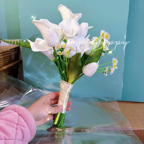 手捧花新娘结婚领证拍照手捧花马蹄莲郁金香新娘手捧花领证手捧花