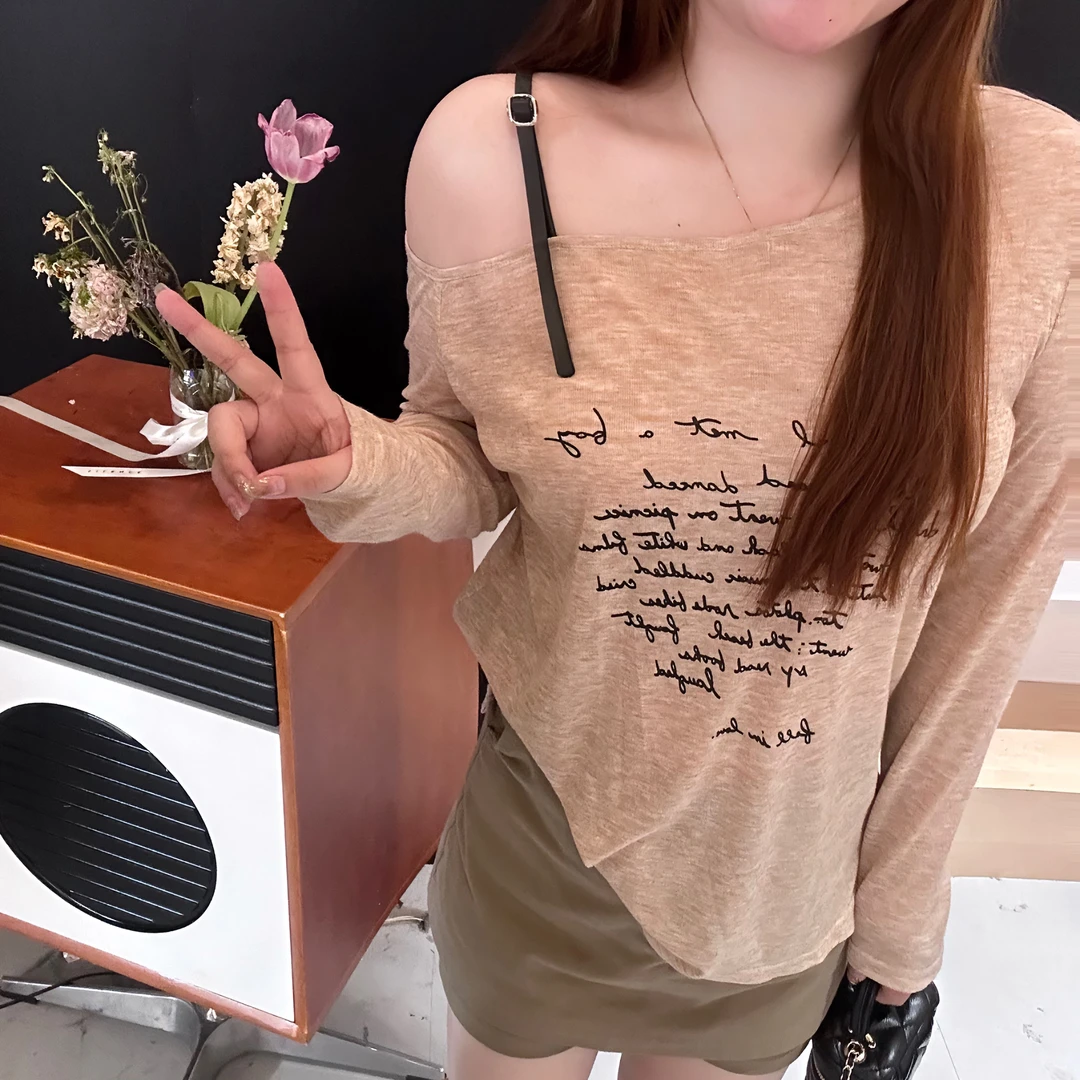 维维&南岛风大码女装2025春夏不规则胖mm露肩设计感针织衫女ZWW15