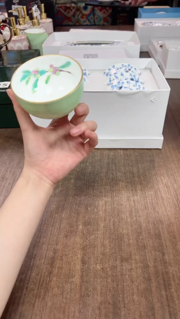 【闪购商品】瓷瓶绿色
