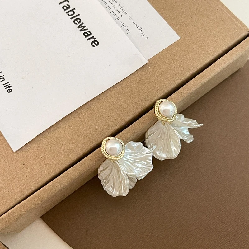 铜合金仿珍珠耳饰 925银针珍珠花朵花瓣流苏耳环复古时尚气质耳钉