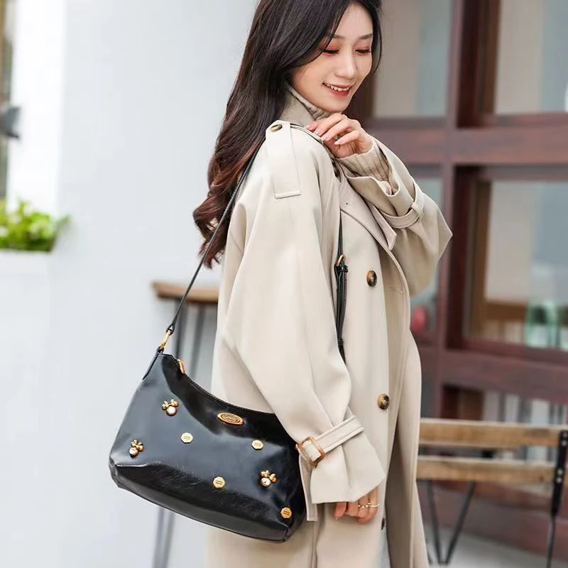 Disney迪士尼新款镶钻轻奢高颜值腋下斜挎单肩包女士百搭斜跨休闲