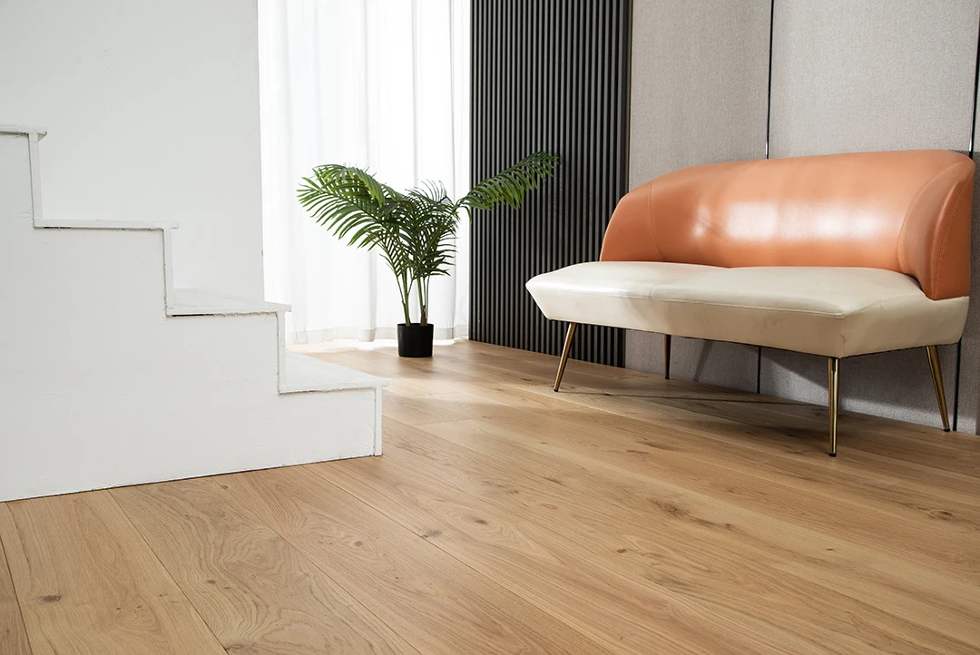 纯三层橡木一米九本色小结实木地板3.0面皮