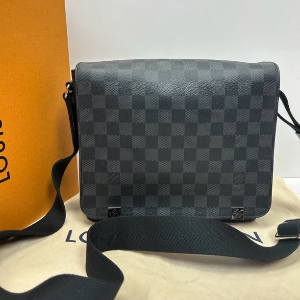 99新 LouisVuitton/路易威登 闲置黑棋盘格大号斜挎包1463