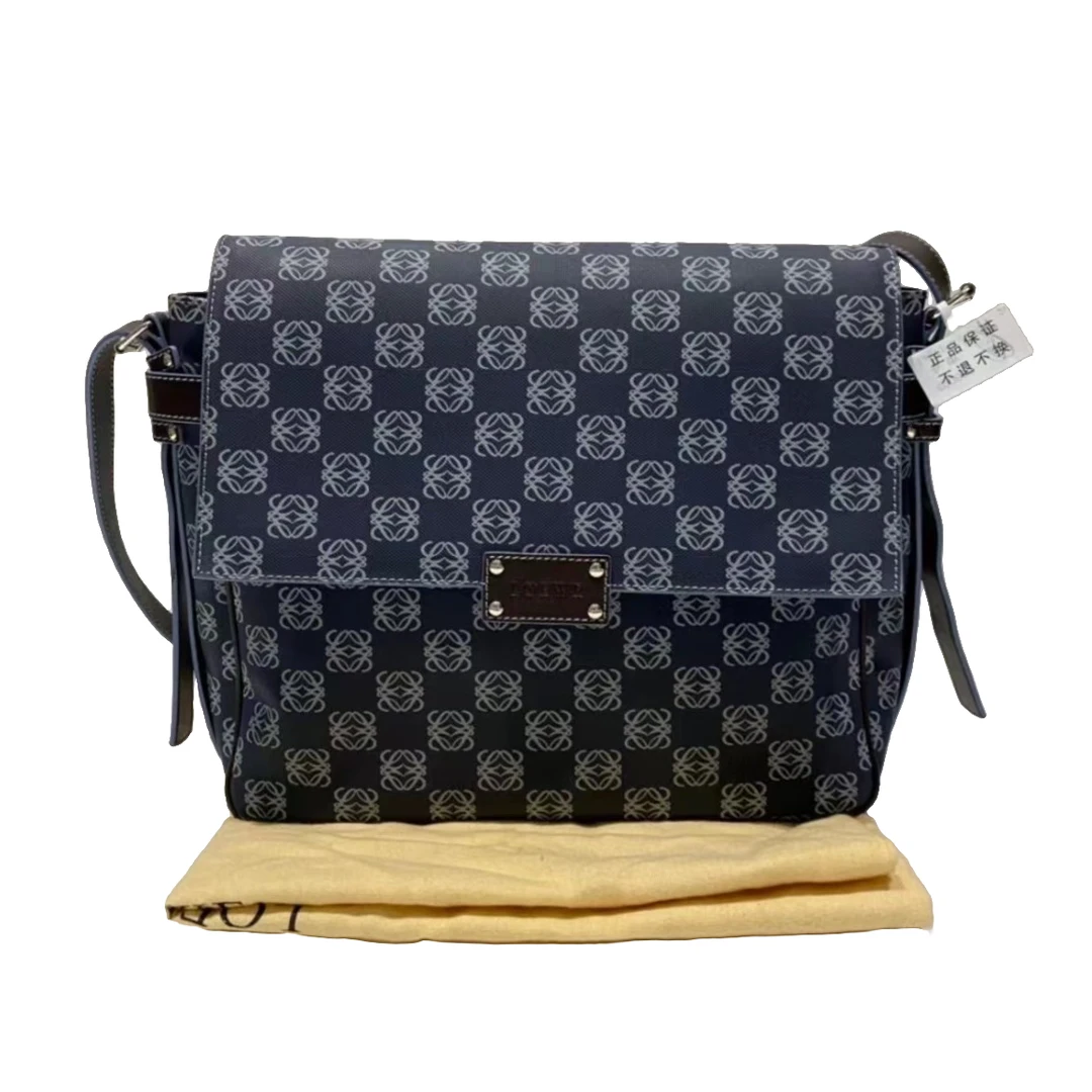 95新 LOEWE/罗意威 97新/翻盖单扣时尚斜挎包/尺寸29×26/185号
