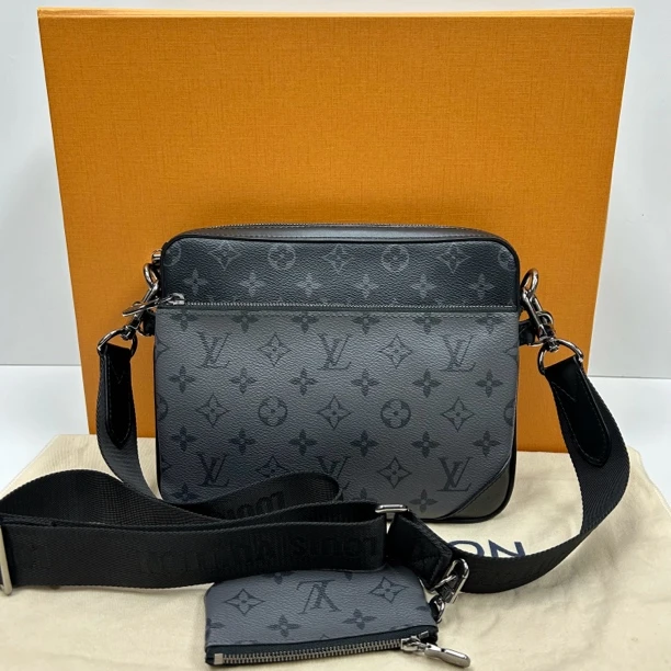 99新 LouisVuitton/路易威登 黑武士三合一斜挎包2107